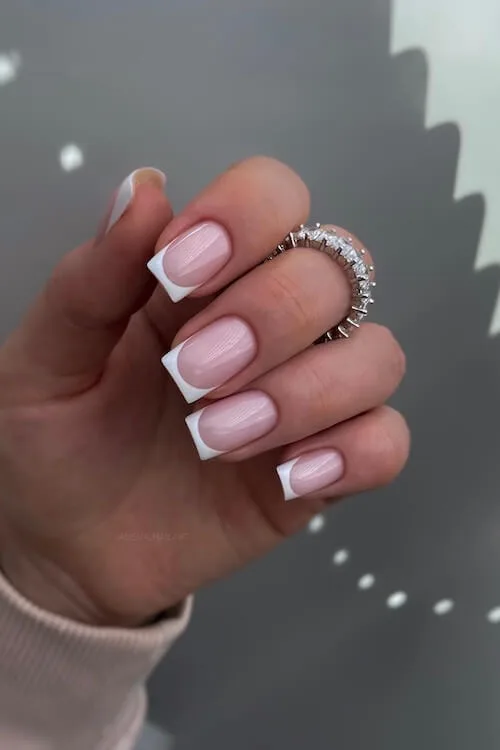 white nail summer 4